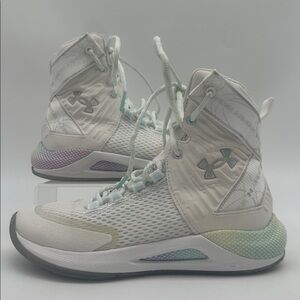 Under Armour Highlight Ace 2.0 White Silver Volleyball 3024042-100 Womens Size 5